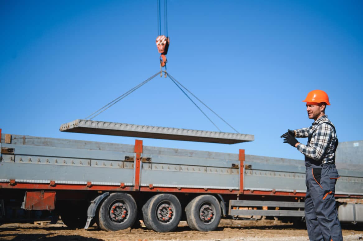 Profi am LKW-Kran:-Dortmund-Fahschule-Clemens